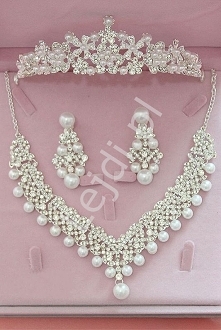 Komplet biżuterii ślubnej z cyrkoniami swarovskiego i perełkami - naszyjnik, kolczyki, diadem
Komplet biżuterii ślubnej z cyrkoniami swarovskiego i perełkami - naszyjnik, kolczy...