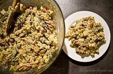 Imprezowa sałatka z orzeszkami