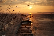 "Nawet najczarniejsza noc kiedyś się kończy, trzeba tylko doczekać świtu. Czas rozpaczy ustępuje przed chwilą szczęścia. Burza odchodzi, by mogło wstać słońce. (...) Życie ...