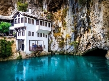 Klasztor Derwiszów w Blagaj, Bośnia i Hercegowina. Zapraszamy na puzzle dla cierpliwych ;)