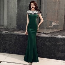 Eleganckie Ciemnozielony Sukienki Wieczorowe 2019 Syrena / Rozkloszowane Wycięciem Frezowanie Kótkie Rękawy Długie Sukienki Wizytowe