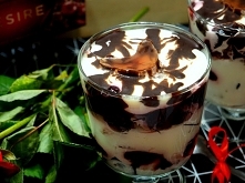 WALENTYNKOWY DESER Z WIŚNIAMI I CZEKOLADĄ