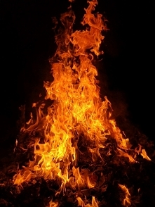 Tęsknie za tobą.To nie przechodzi.Czasem tylko mniej boli.więcej

Mats Strandberg – Ogień