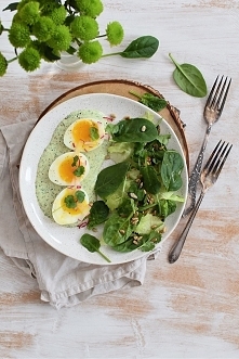 JAJKA W SOSIE AWOKADO