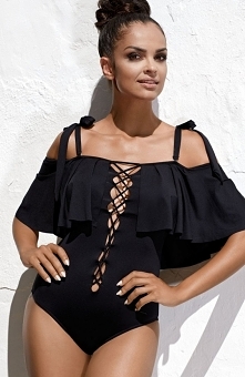 Lorin L-4264/9 kostium kąpielowy jednoczęściowy Elegancki jednoczęściowy kostium kąpielowy zachwyca oryginalnym krojem, utrzymany w kolorze klasycznej czerni, kostium został wyk...