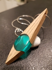 Unikalny wisior z dębu zato...