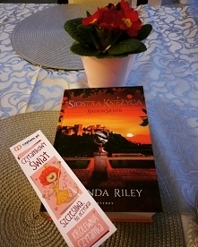 Siostra księżyca, kolejna część cyklu Siedem sióstr. Bardzo polecam wszystkie książki tej autorki, naprawdę wciągające!
@nieidentyczna