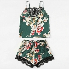 piżama w kwiaty z koronką