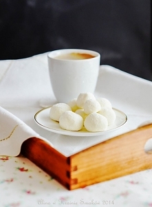 Białe trufle o smaku Rafaello