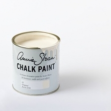 Wosk bezbarwny od Annie Sloan najlepiej zadba o Twoje wnętrze i zapewni mu piękny wygląd na długi czas.