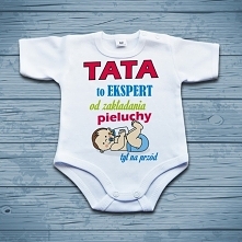 Tata to ekspert od zakładania pieluchy