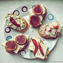 Kanapeczki z różnościami