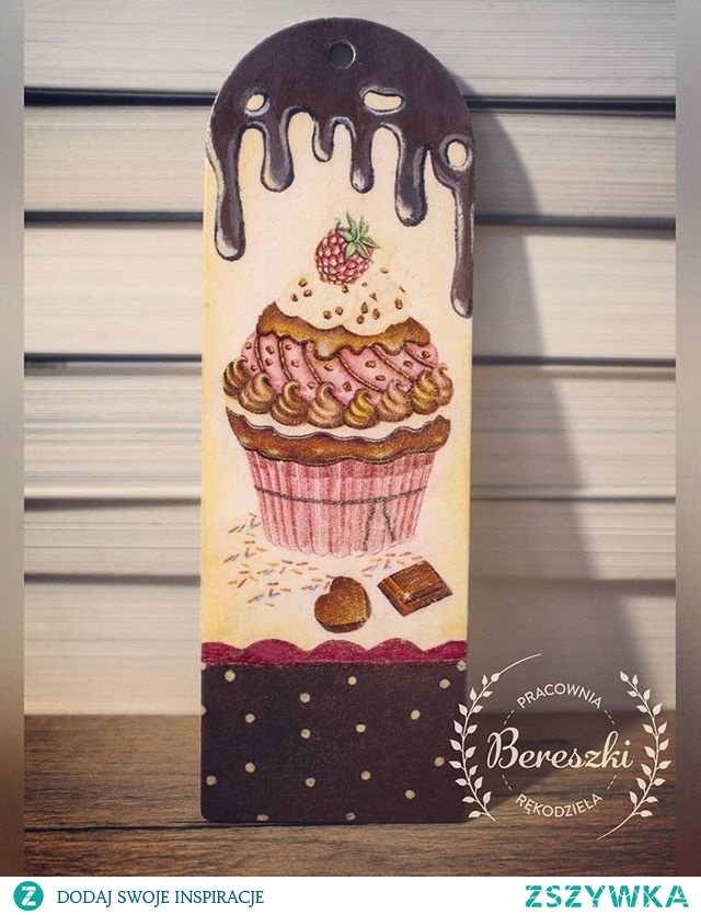 #decoupage #handmade #bookmark #rękodzieło #zakładka #muffins #diy 
Zakładka do książki na słodko 