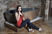 Wir sind Badewannen aus Naturstein Hersteller. Unsere freistehenden Badewannen passen perfekt zu rustikal, klassischen und modernen Bädern. Sehen Sie, welche Ideen für die Badge...