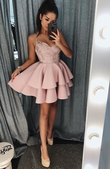 Co sądzicie? Bo ja nie mogę się napatrzeć! :*** Jaka szkoda, że nie mam żadnego wesela w najbliższym czasie! :( Klikając w zdjęcie zobaczycie ją w sklepie.