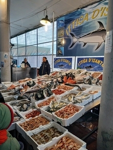 Neapol mercato del pesce Pozzuoli (bazar rybny)