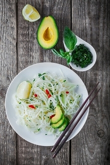 makaron z kalarepy
dodatek do dań tajskich