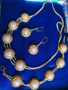 Komplet robiony na zamówienie. Niestety nie mam zdjęcia od razu po zrobieniu, tak wygląda po 3 latach użytkowania