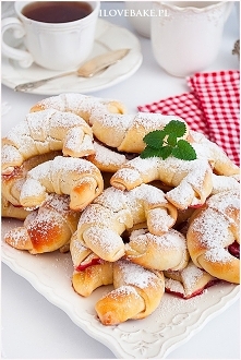 Krucho-drożdżowe rogaliki