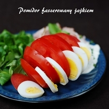 pomidor faszerowany jajkiem