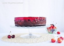 CZEKOLADOWE CIASTO Z CZEREŚNIAMI I GALARETKĄ