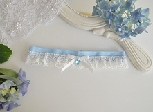 Podwiązka niebieska z falbanką ivory