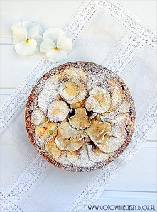 Wilgotne ciasto kokosowo jabłkowe