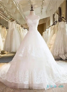 Piękna, wielowarstwowa suknia balowa z organzy #weddingdress
Model: H0663 (Darmowa wysyłka na cały świat)
Wyszukaj w witrynie numer modelu, link w bio