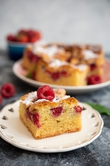 Szybkie ciasto z malinami