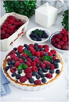 Tarta z mascarpone i owocami