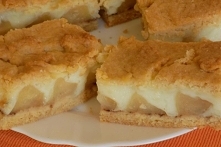 Letnia szarlotka z budyniem