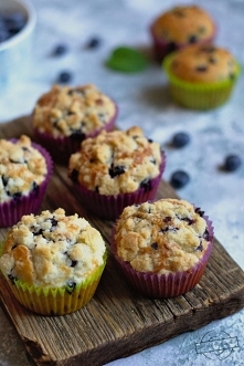 Muffinki z jagodami i kruszonką