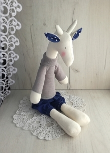 Żyrafa Tilda w spodenkach dla chłopca GOTOWA