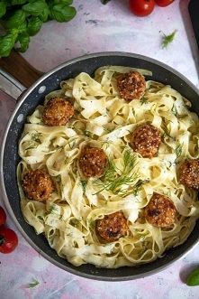 Pulpeciki rybne z makaronem