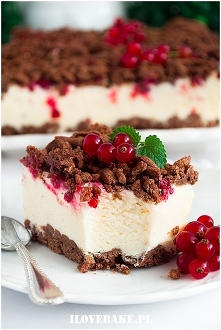 Śmietanowiec z porzeczkami