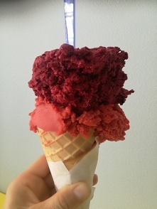 Każdemu przyda się trochę ochłody....lody,to dobry pomysł;-)