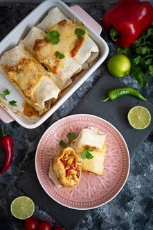 Zapiekana tortilla z kurczakiem,ciecierzycą i kukurydzą