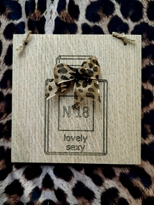 Drewniana kartka na 18 urodziny !
do kupienia --> link w komentarzu