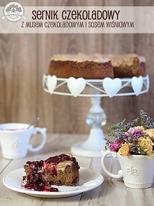 Obłędny czekoladowy sernik z musem czekoladowym i sosem wiśniowym