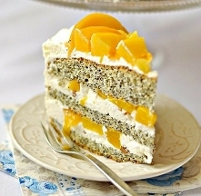 Маковый торт с персиками

Ингредиенты:
150 гр. сахара
6 яиц - желток и белок отдельно
120 гр. муки
100 гр. сухого мака
1 чайная ложка разрыхлителя
Начинка:
1/2 стакана изюма
100 мл рома (можно заменить миндальным ликером или изюм замачивают в воде с 2-3 каплями миндального ароматизатора)
2 столовые ложки желатина
1 банка персиков
500 мл сливок для взбивания 33%
60 гр. сахарной пудры
Отделка:
350-400 мл. взбитых сливок 33%
1 банка персиков
1 столовая ложка сахарной пудры
2 столовые ложки светлого желе
мак для посыпки

1. Изюм залить ромом, накрыть и отложить в сторону.
2. Просеять муку и смешать с разрыхлителем и маком.
3. Включить духовку на 170 градусов.
4. Взбить белки до начала формирования жестких пиков, всыпать постепенно половину сахара и взбить до гладкой и блестящей массы.
5. Взбить яичные желтки с оставшимся сахаром в ярко-сливочную массы. Добавить их во взбитые белки и аккуратно перемешать ложкой.
6. Затем, в 3 партии добавить муку с маком после каждого добавления перемешать аккуратно ложкой.
7. Вложить тесто в 25-26 см в диаметре разъемную форму, застелить дно пергаментной бумагой. Выпекать около 50 минут.
Достать из духовки и остудить полностью. Разрезать корж по горизонтали на 3 части.

Начинка:
8. Персики слить, сохранив рассол и нарезать их на кусочки.
9. Изюм также слить, сохранив ром и перемешать его с 1/2 стакана персикового маринада.
10. Один корж теста выложить на сервировочное блюдо и залить его 1/3 получившегося сока.
11. Желатин залить 1/2 стакана холодной воды, оставьте его на 10-15 минут. Добавить 3 столовые ложки сока (ром+персиковый сок) и перемешать.
Затем нагреть желатин, пока он не растворится. Отложить.
12. Взбить сливки с сахарной пудрой до жесткой формы пиков. Две столовых ложки сливок добавить к растворенному желатину и перемешать.
Затем влить желатин в остальную часть сливок 2-3 партий, помешивая миксером на низкой скорости. Добавить изюм и перемешать.
13. На пропитанный корж выложить половину взбитых сливок и сверху выложить мелко нарезанные персики. Накрыть их вторым коржом и залить половиной оставшегося сиропа (ром+персиковый сок).
Выложить остальные взбитые сливки и нарезанные персики и накрыть третьим коржом, также полить его сиропом.
Слегка прижать торт и поставить его в холодильник примерно на 2 часа (можно на всю ночь).

Отделка:
14. желе растворить в 1/4 стакана горячей воды и дать остыть полностью.
15. Персики слить и нарезать дольками.
16. Взбить сливки с сахарной пудрой. Затем смазать кремом стороны и верх ...