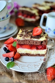 Pyszne ciasto z galaretką i masą budyniową