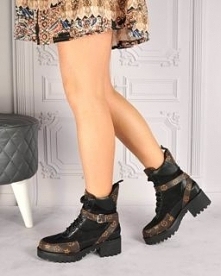 Masywne botki do odważnych, jesiennych topów. Od Pantofelek24.pl