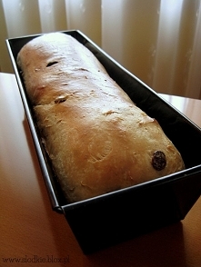 Brioszka z rodzynkami i kar...