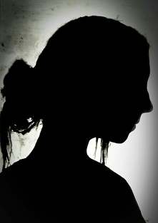 Autoportret czarnym tuszem kreślarskim.