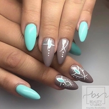 Błękit w nieoczywistym połą...