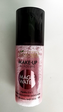 Fajna mgiełka Baby doll :) Można używać przed i po makijażu, jak i również na całe ciało, mgiełka posiada małe drobinki co powoduje piękne rozświetlenie :) Polecam 10/10 szybki ...