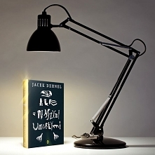 W pewnej krakowskiej kamienicy mieszka cały przekrój polskiego społeczeństwa. W tym Kuba i jego chłopak, Tomek. Kuba jest dziennikarzem. Wraz z ekipą telewizyjną trafia na cment...