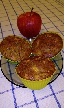 SUCHE: 250g mąki pszennej (użyłam tortowej), 1/2 szkl. cukieru trzcinowego, 1 kopiata łyżeczka proszku do pieczenia (raz użyłam sody oczyszczone i też wyszło smacznie), 3 łyżecz...