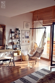 Nasza drabinka regał Opalona Rysia i organizer na ścianę w sypialni Sybilli z profilu domekzalasem na Instagramie

foto: domekzalasem
drabinka i organizer: NASZE DOMOWE PIELESZE