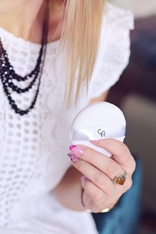 Odkryłam godny uwagi puszek do pudru z mikrofibry!  Więcej po kliknięciu w zdjęcie :)